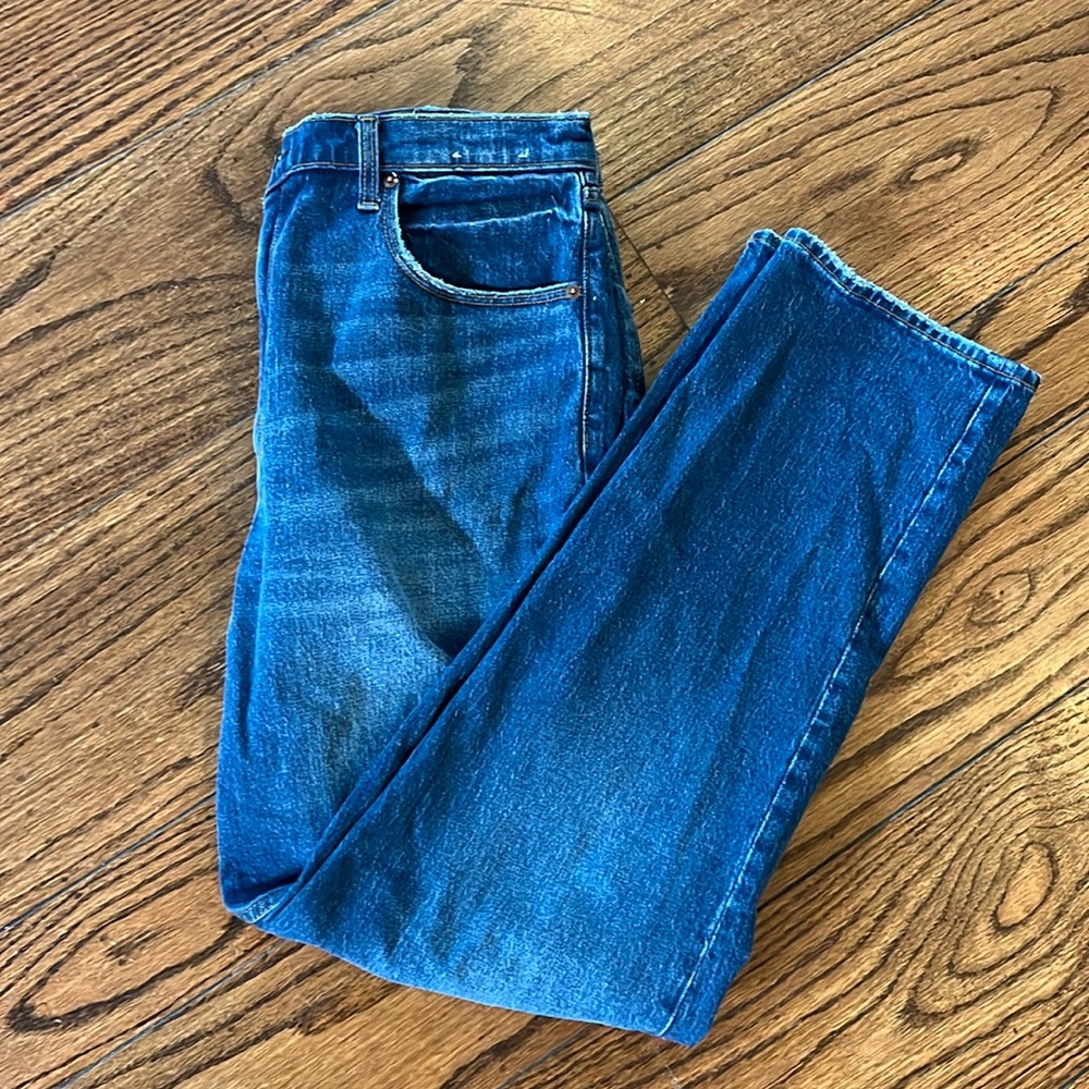 A&F 90’s straight ultra high rise medium wash
